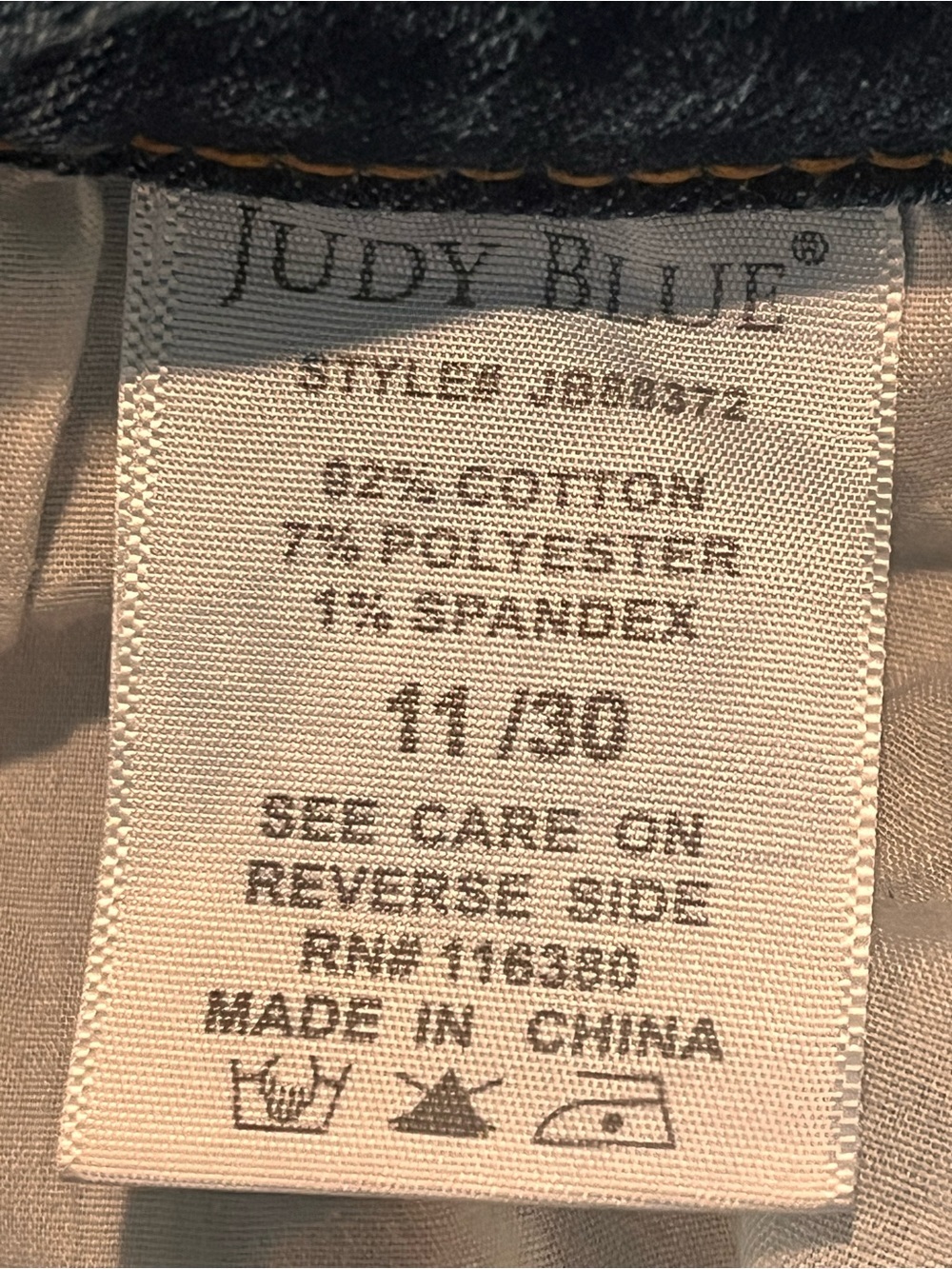 Judy Blue Size 11/30 Medium Wash Distressed Slim Fit Denim Jeans Stretchy Comfy - Picture 5 of 8